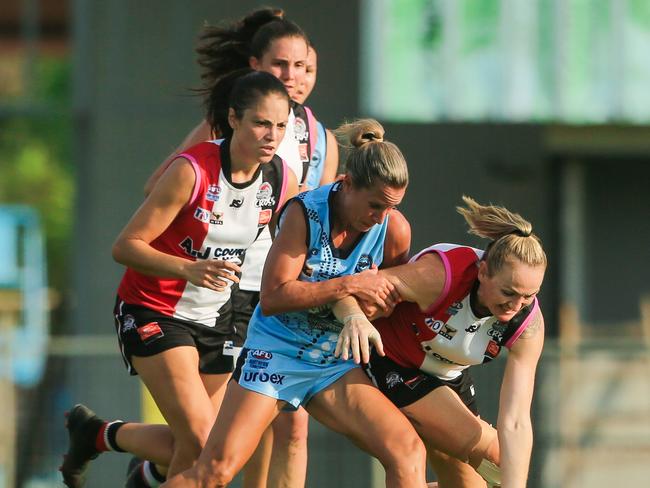 Buffs Kylie Duggan and Districts Ebony Miller contest  as Southern Districts V Buffettes at Marrara No 2 .Picture GLENN CAMPBELL