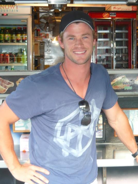 Chris Hemsworth at Harry’s Cafe de Wheels. Picture: Supplied