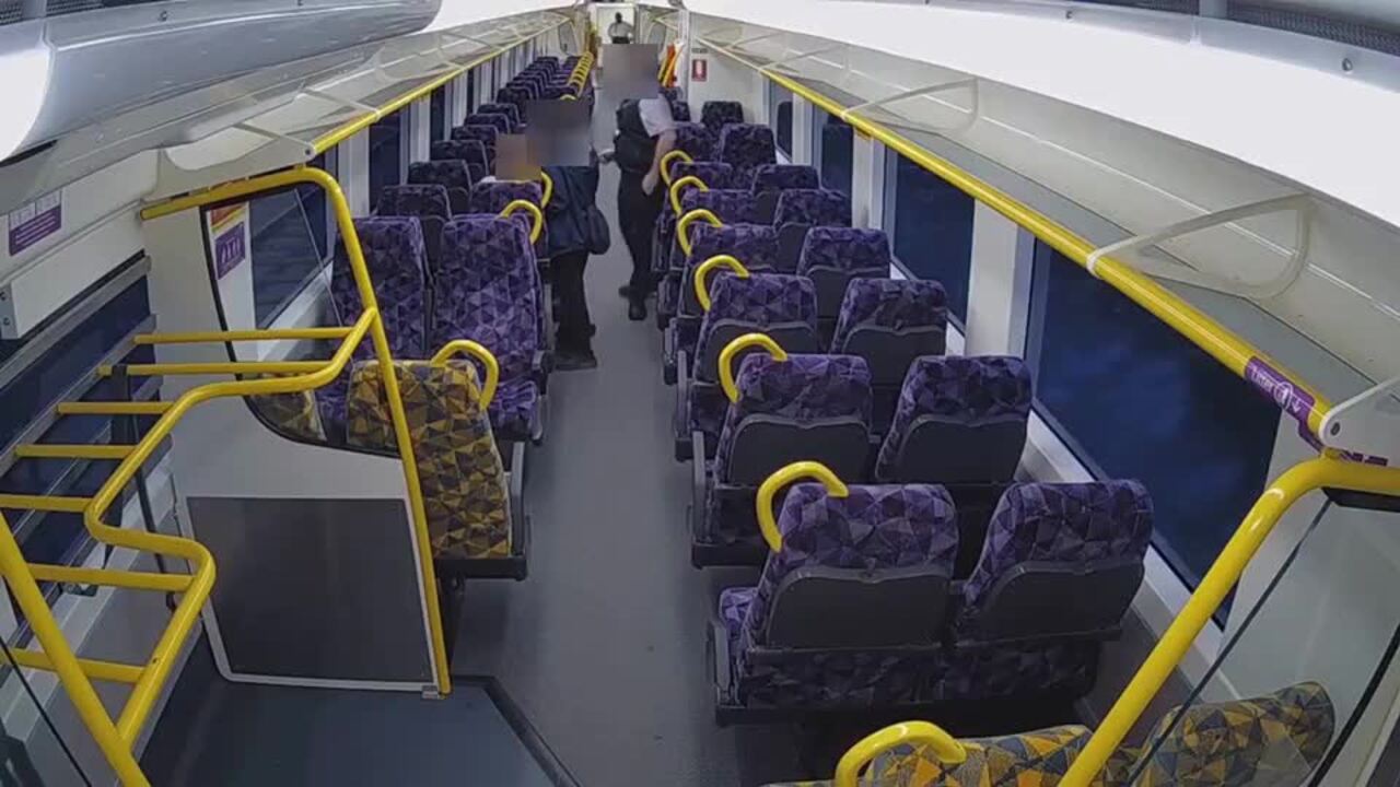 Bendigo thug attacks man on V/Line train