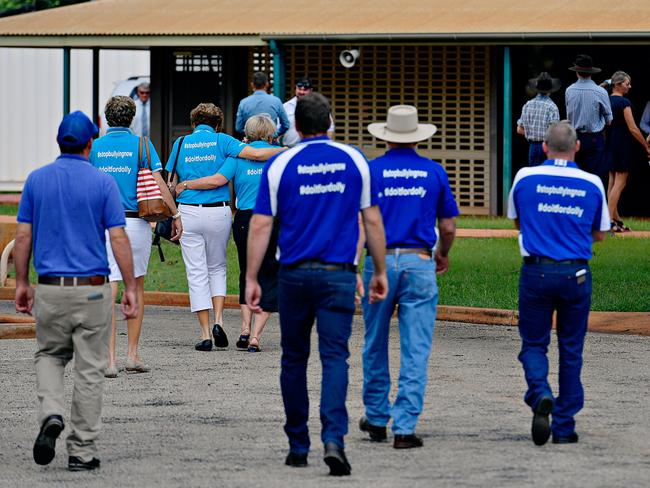 People are wearing Dolly’s favourite colour, blue, for her memorial service.