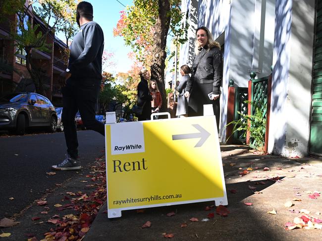 Many people are struggling to pay their rent. Picture: NCA NewsWire / Jeremy Piper