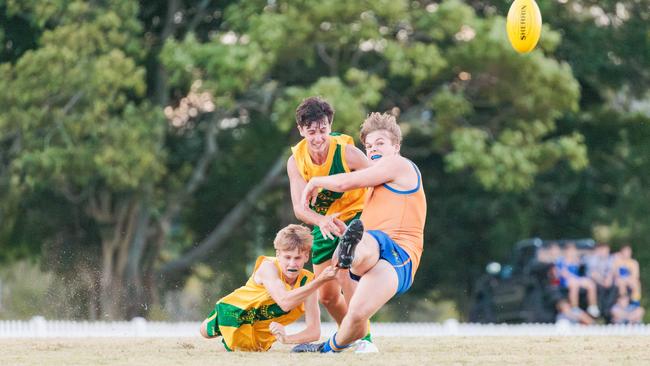 Ashgrove senior Van Sanders gets it away under pressure. AIC Australian Rules football action between Ashgrove and St Patrick's on Friday, February 21, 2025. Picture: Seb Harman of Gower Productions.