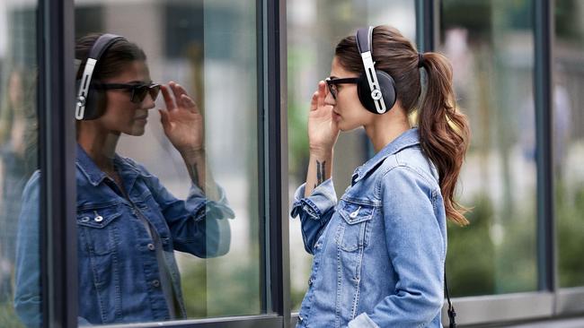 Sennheiser Momentum 3 active noise-cancelling headphones come in a classic design but feature smart, modern features.