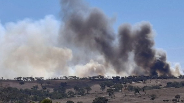 The Mount Torrens grass fire. Picture: South Aussie with Cosi