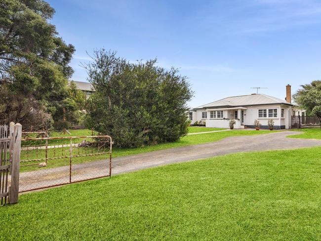 44 Anderson St, Torquay is selling for $3m to $3.2m.