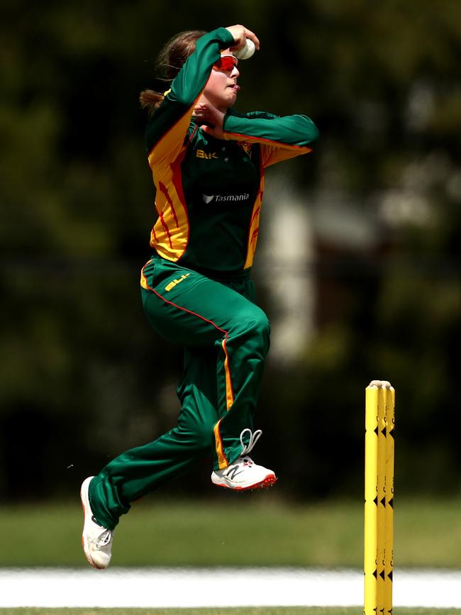 CANBERRA, AUSTRALIA – FEBRUARY 03: Amy Smith of the Tigers bowls during the WNCL match between Tasmania and ACT at EPC Solar Park on February 03, 2021 in Canberra, Australia. (Photo by Brendon Thorne/Getty Images)