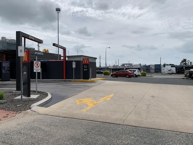 Two people threatened with metal bar in fast food car park