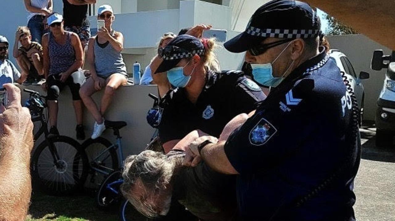 Police Preparing For Protest At Nsw Qld Border Gold Coast Bulletin