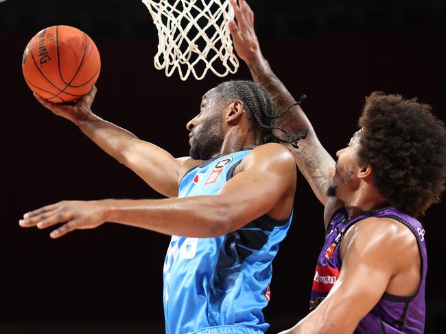 SYDNEY, AUSTRALIA - JANUARY 09: Ian Clark of United lays the ball up during the round 16 NBL match between Sydney Kings and Melbourne United at Qudos Bank Arena, on January 09, 2025, in Sydney, Australia. (Photo by Mark Evans/Getty Images)