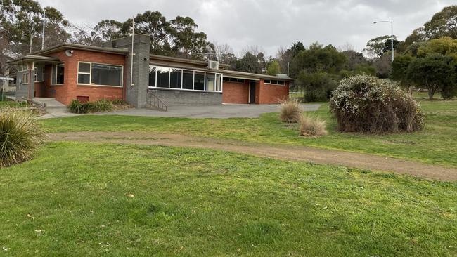 Rosny Golf Course's former pro-shop now abandoned by players. Picture James Bresnehan