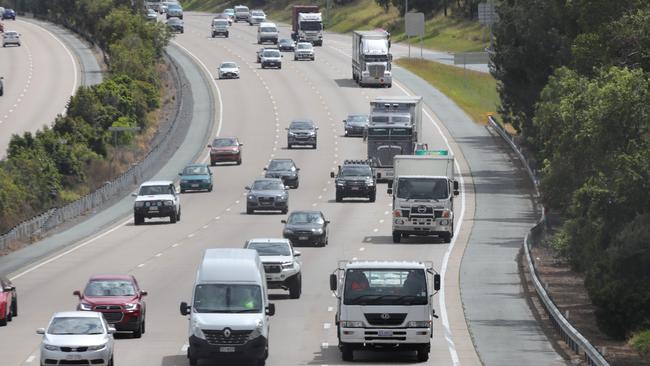 Busiest roads on the Gold Coast, stats show the patch of highway between Yawalpah Road Pimpama and Foxwell Road Coomera are the busiest with 163,802 cars per day. Lunchtime traffic. Picture Glenn Hampson