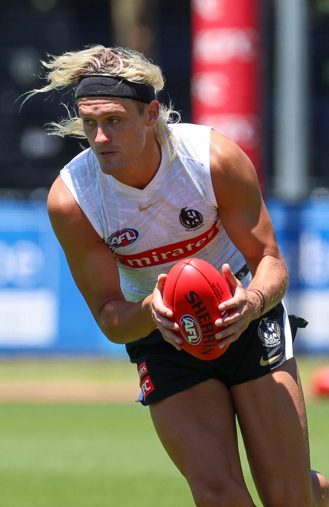 Darcy Moore on the move. Picture: Brendan Beckett