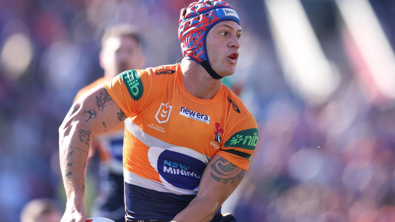 NEWCASTLE, AUSTRALIA - AUGUST 20: Kalyn Ponga of the Knights with the ball during the round 25 NRL match between Newcastle Knights and South Sydney Rabbitohs at McDonald Jones Stadium on August 20, 2023 in Newcastle, Australia. (Photo by Scott Gardiner/Getty Images)