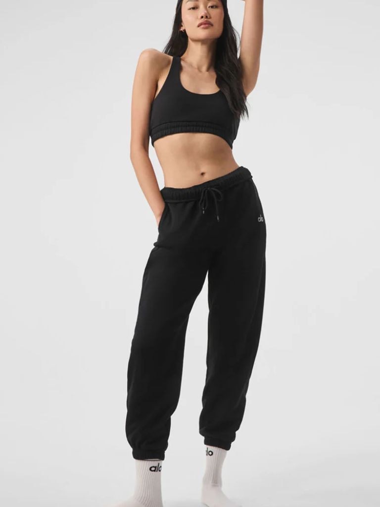 Keep it timeless in the Accolade Sweatpant in black – a wardrobe staple. Picture: Alo