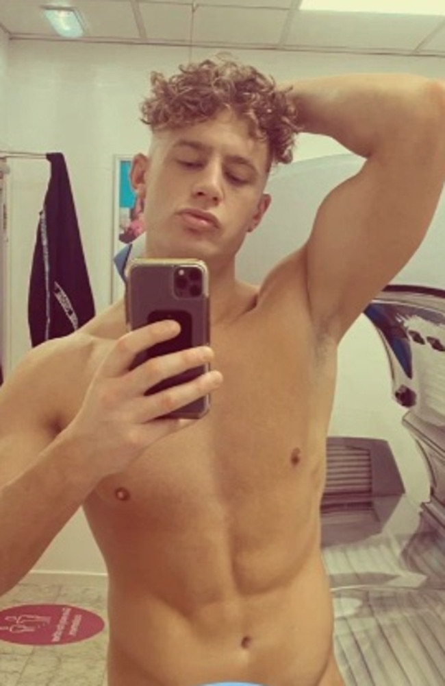 Geordie Shore's Scotty T shocks fans as he strips totally naked for ch...