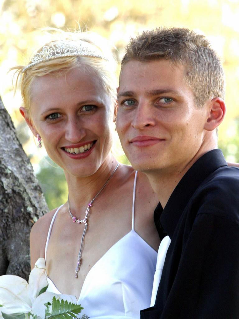 Clair Barratt and David Wass were married on November 13, 2005, in Hervey Bay.