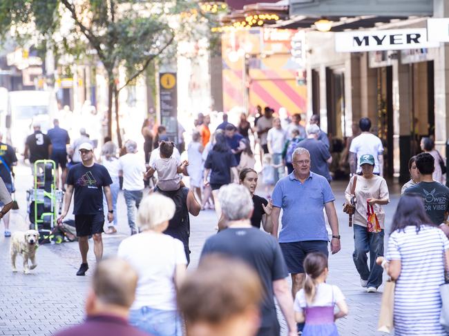 SYDNEY, AUSTRALIA. NewsWire Photos.December 21, 2024.Christmas shopping at Pitt Street Mall in SydneyÃs CBD.Picture: NewsWire / Jeremy Piper