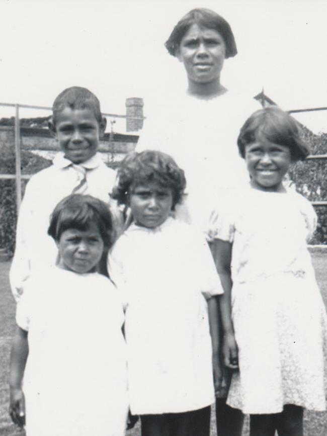 Lowitja O'Donoghue with siblings (back) Geoffrey and Eileen (front) Amy and Violet.