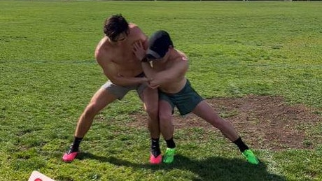 Connor Rozee and Zak Butters train at an "AFL Camp" in California run by Austin Einhorn, who works with Port Adelaide star Travis Boak.