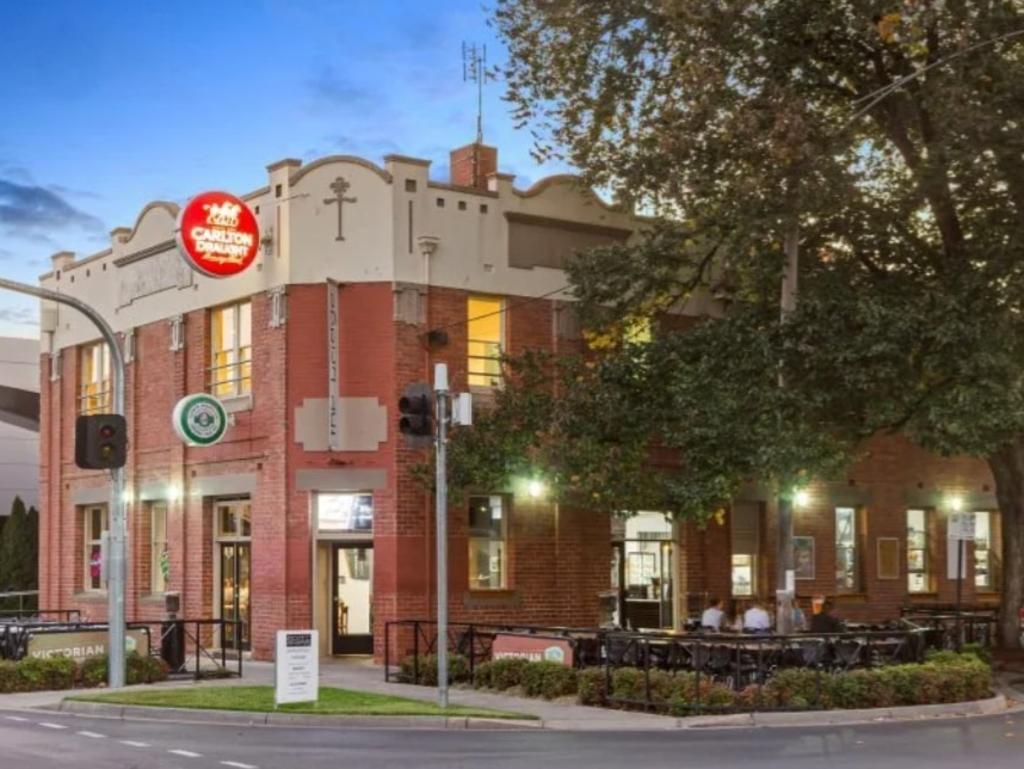 Bendigo pubs Bridge Hotel, White HorseHotel, Goldmines Hotel, Belmont ...