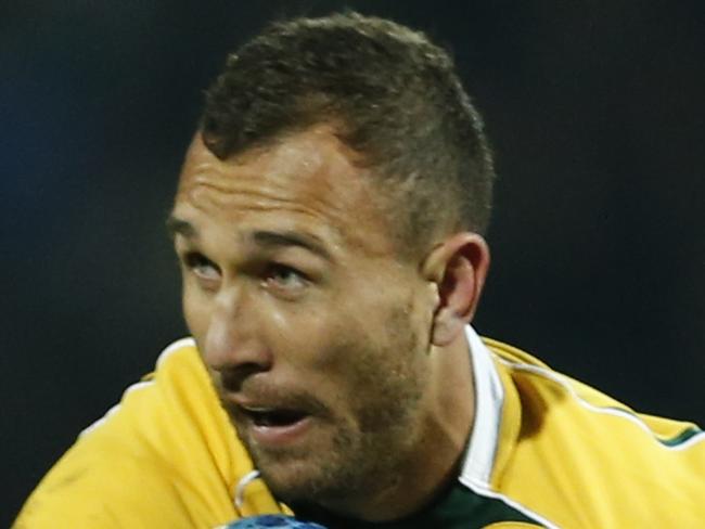 MENDOZA, ARGENTINA - JULY 25: Quade Cooper of Australia fights for the ball with Juan Pablo Socino of Argentina during a match between Australia and Argentina as part of The Rugby Championship 2015 at Estadio Malvinas Argentinas on July 25, 2015 in Mendoza, Argentina. (Photo by Gabriel Rossi/Getty Images)