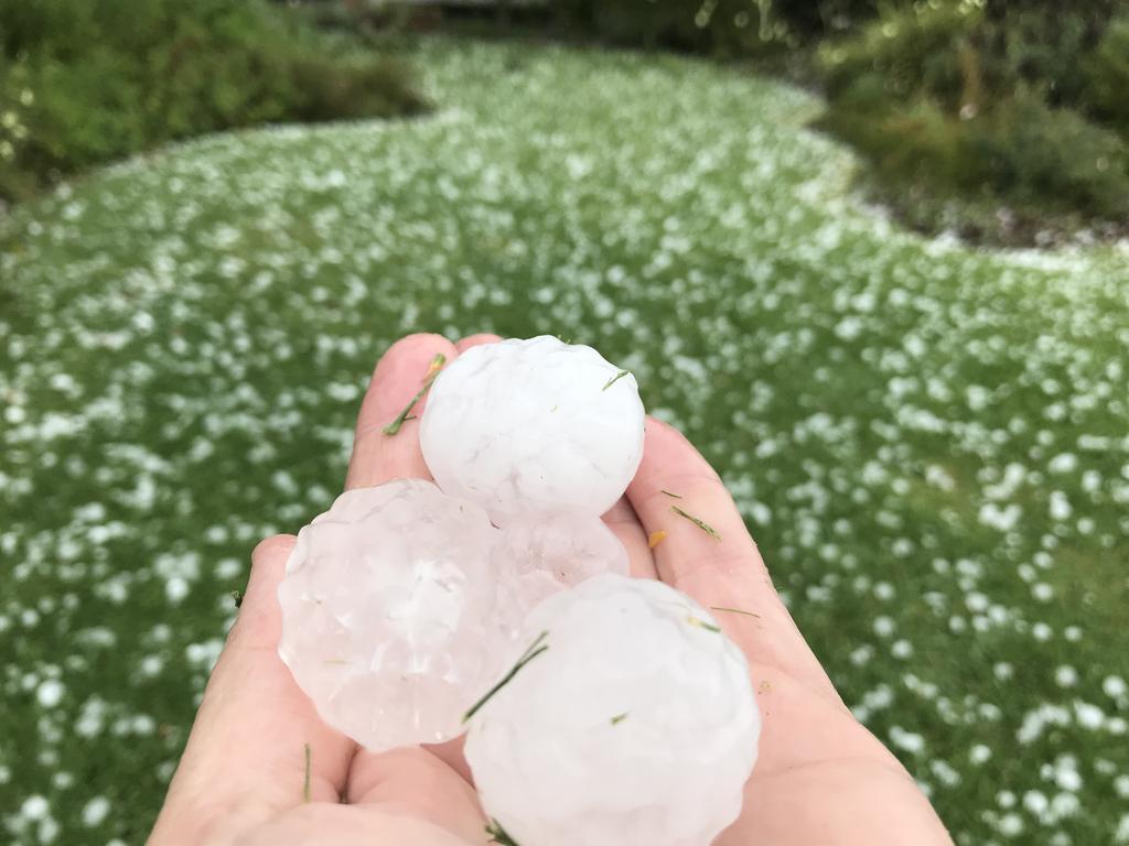 Hail stones have smashed down on the New South Wales coast, from the Wollongong to Sydney and the Central Coast.