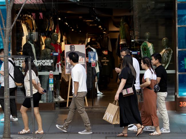 SYDNEY, AUSTRALIA - NewsWire Photos OCTOBER 26, 2022: Shoppers in Sydney CBD on Wednesday. Picture: NCA NewsWire / Nikki Short