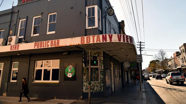 The Botany View Hotel on King St is among 34 venues that will cease drinks service at 6pm tonight. Picture: Joel Carrett