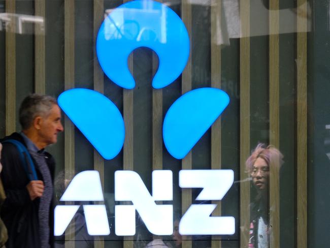 MELBOURNE AUSTRALIA - NewsWire Photos OCTOBER 29, 2024: Photo of people at a the ANZ  Bank.Picture: NewsWire / Luis Enrique Ascui