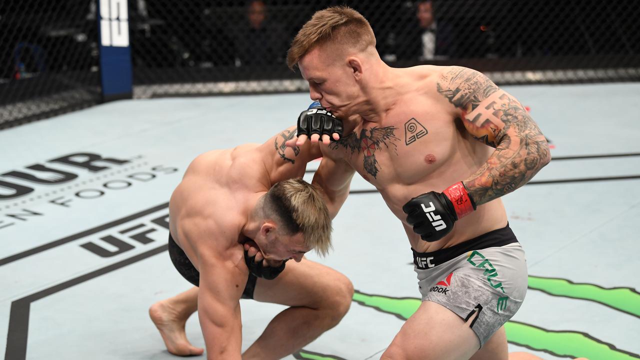 UFC Fight Night: Jimmy Crute KO video v Modestas Bukauskas