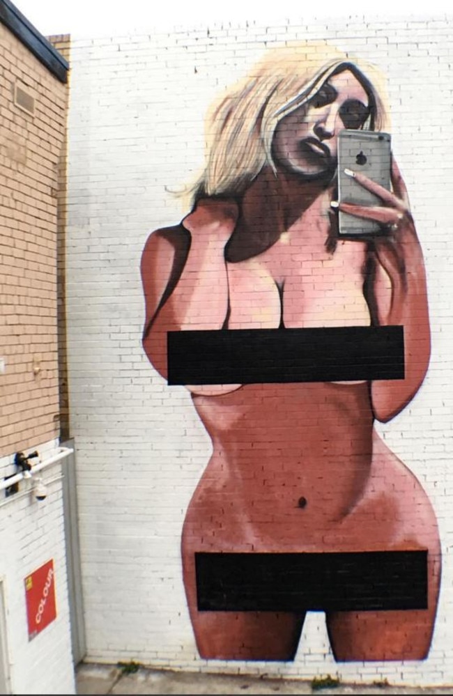 The giant Kim Kardashian mural in Melbourne. Picture: lushsux/Instagram