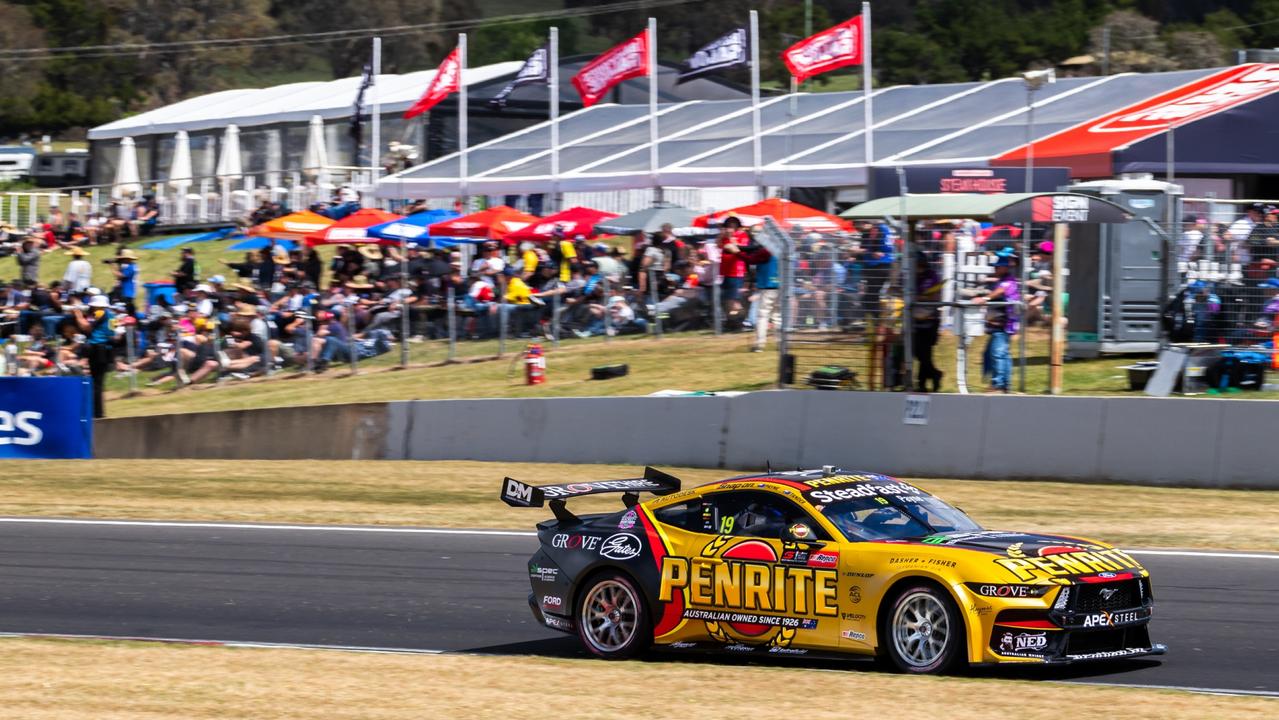 Payne lands first blow in hectic start to Bathurst 1000 build-up