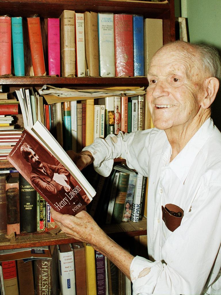 Professor Colin Roderick with his book on Henry Lawson. Picture: Lori/Neilsen