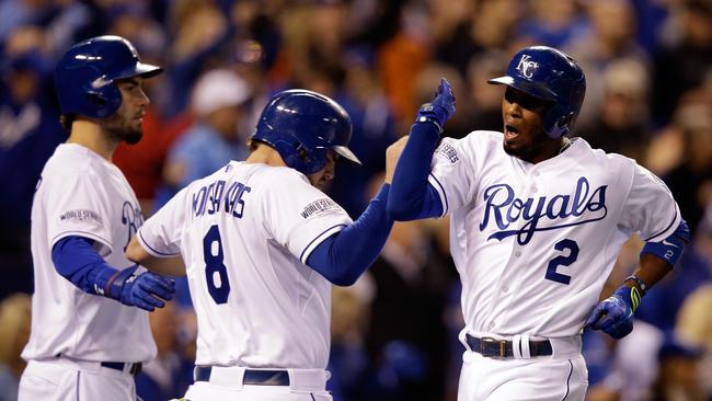 Yordano Ventura honors Oscar Taveras in World Series Game 6 