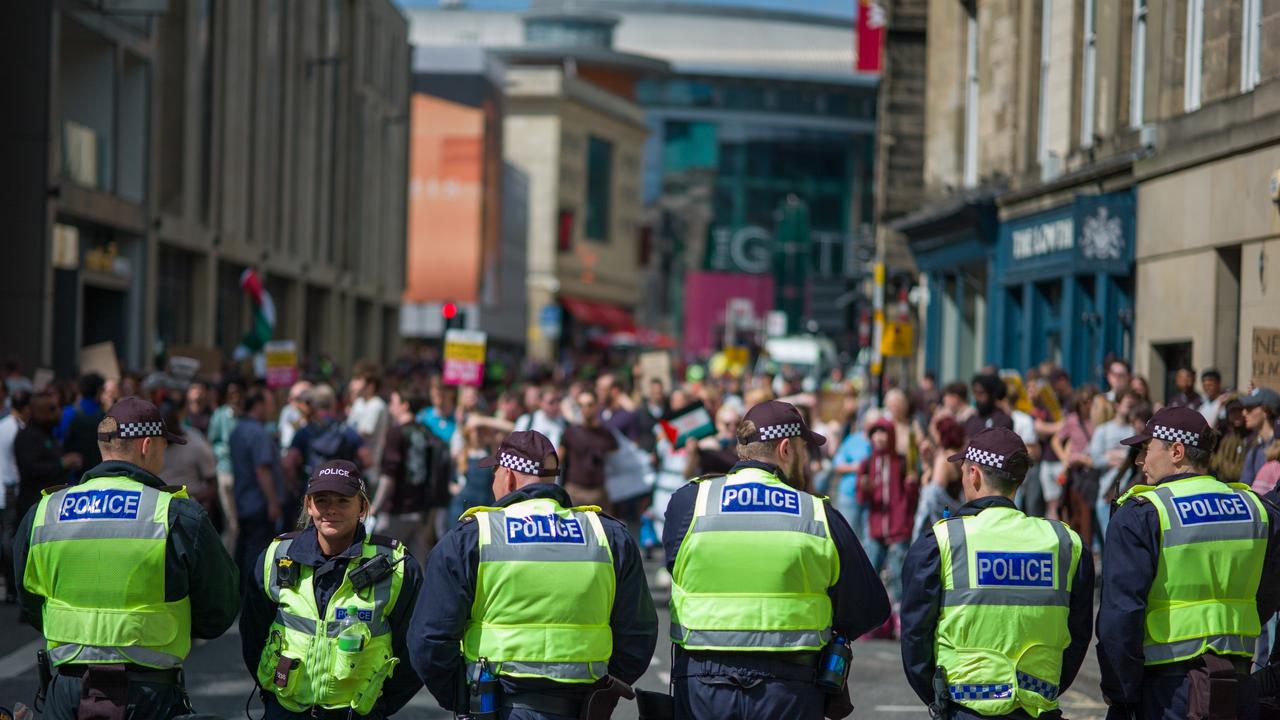 Anti-racism activists have arranged "unity rallies" in response to a series of anti-immigrant protests and riots in the UK.