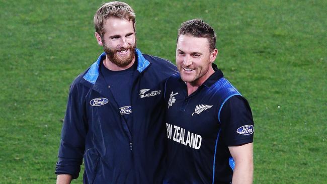 Brendon McCullum (R) with his successor Kane Williamson (L) after the World Cup semi-final.