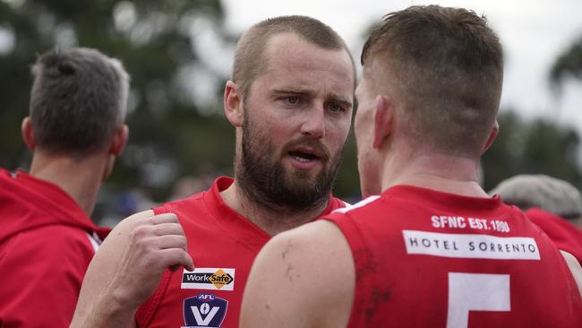 Sorrento coach Leigh Poholke talks to Liam McKenna. Picture: Valeriu Campan