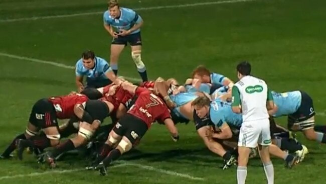 Crusaders No.7 Matt Todd pushing against prop. Ref call: Penalty try to Crusaders