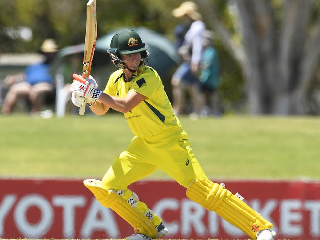 MACKAY, AUSTRALIA - SEPTEMBER 26: Beth Mooney of Australia bats during game three of the Women's One Day International series between Australia and India at Great Barrier Reef Arena on September 26, 2021 in Mackay, Australia. (Photo by Albert Perez/Getty Images)