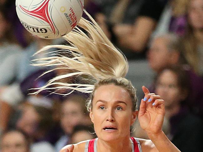 Chelsea Pitman of the Thunderbirds passes the ball during the Round 12 Super Netball match between the Queensland Firebirds and the Adelaide Thunderbirds at the brisbane Arena in Brisbane, Sunday, August 11, 2019. (AAP Image/Jono Searle) NO ARCHIVING, EDITORIAL USE ONLY