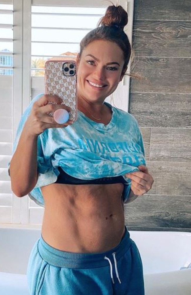 Emily Skye, 35, shared an ‘inspiring’ photo of her post baby body three weeks after giving birth to son Izaac. Picture: Instagram/EmilySkye