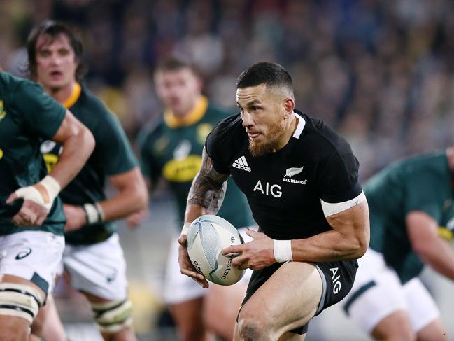 WELLINGTON, NEW ZEALAND - JULY 27: Sonny Bill Williams of the All Blacks on the charge during the 2019 Rugby Championship Test Match between New Zealand and South Africa at Westpac Stadium on July 27, 2019 in Wellington, New Zealand. (Photo by Anthony Au-Yeung/Getty Images)