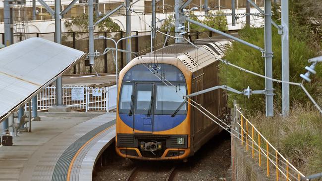 Expect major delays on Central Coast trains this morning.(AAP IMAGE / Troy Snook)