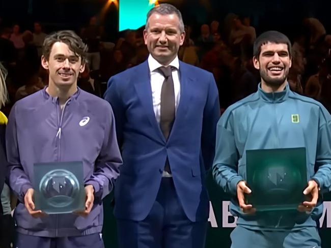 Alex de Minaur and Carlos Alcaraz with their trophies. Photo: X.