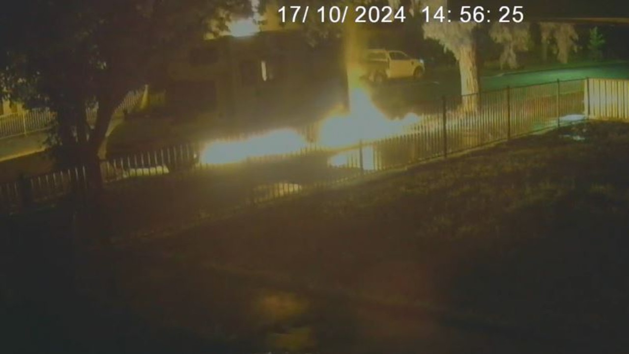 Bumbling arsonist torches arm in Wangaratta motorhome attack