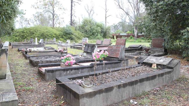 Liverpool Leader — General photographs of grave sites / burial sites on Pitt Street, Badgerys Creek NSW Australia — the bodies in the site are going to be exhumed and relocated.