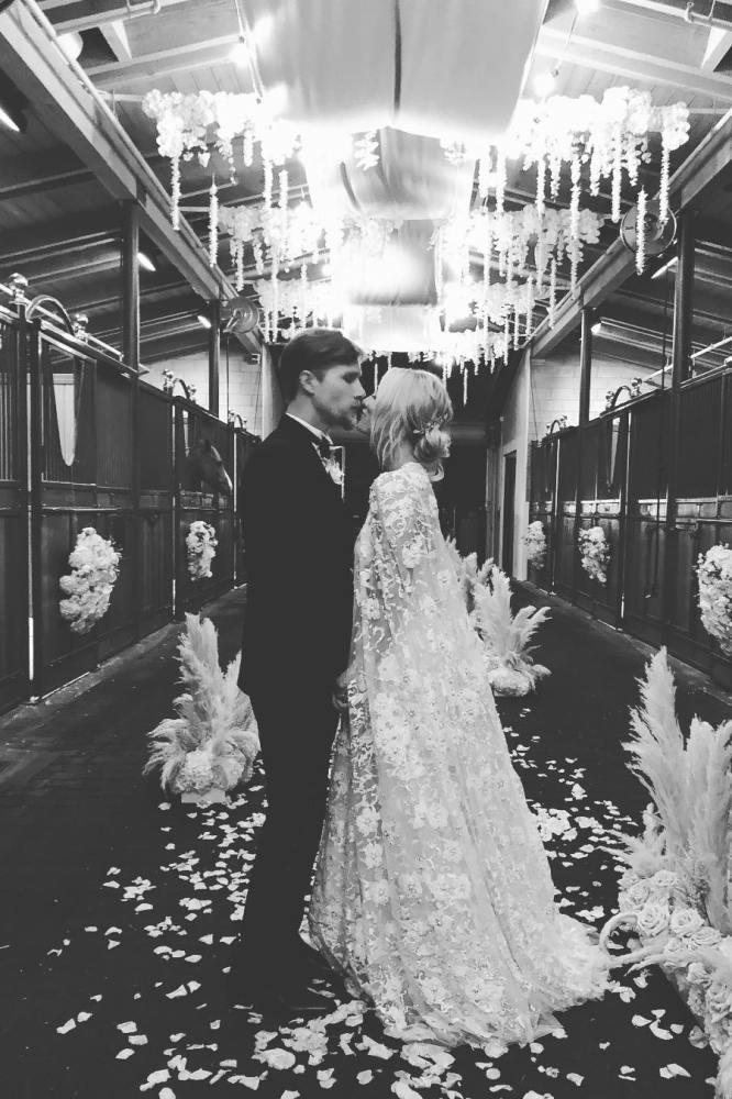 Kaley cuoco's wedding dress best sale