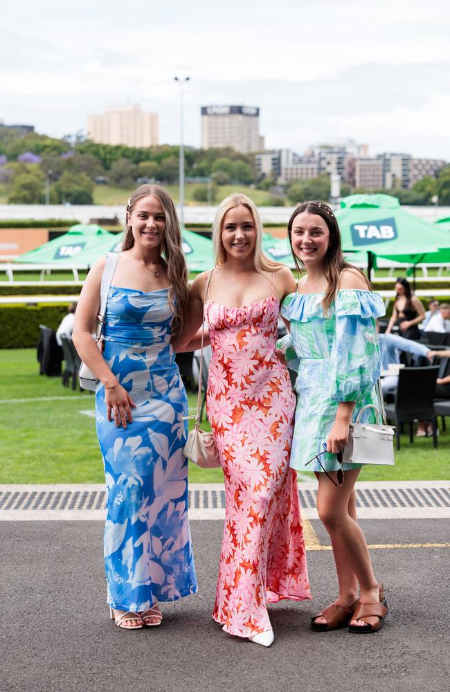 Sydney Everest Carnival. Randwick Racecourse. Picture: Chris Huang / Matrix Pictured: Oliva Douglas, Alice Turner, Emma Carmichael