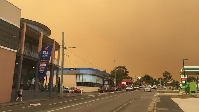 Smoke from bushfires dominates the sky looking south at Kingston. Picture: MICHAEL YOUNG