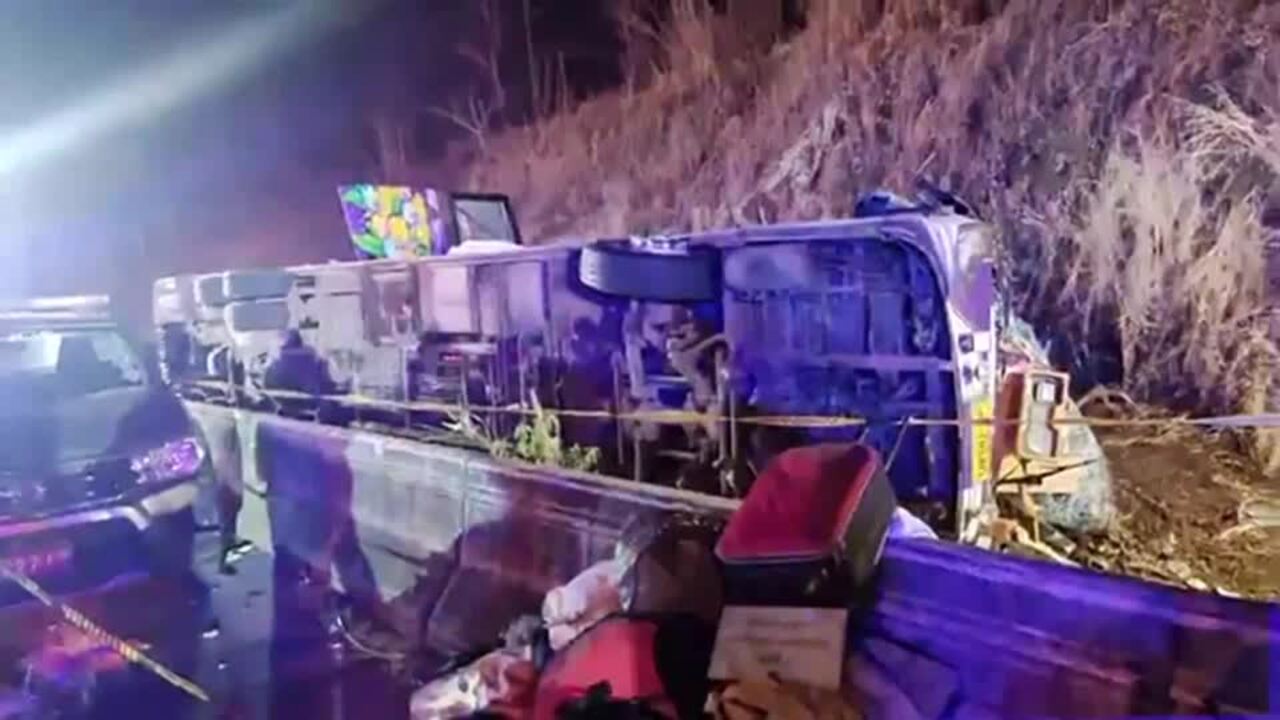 Thailand bus accident leaves 18 dead, police say